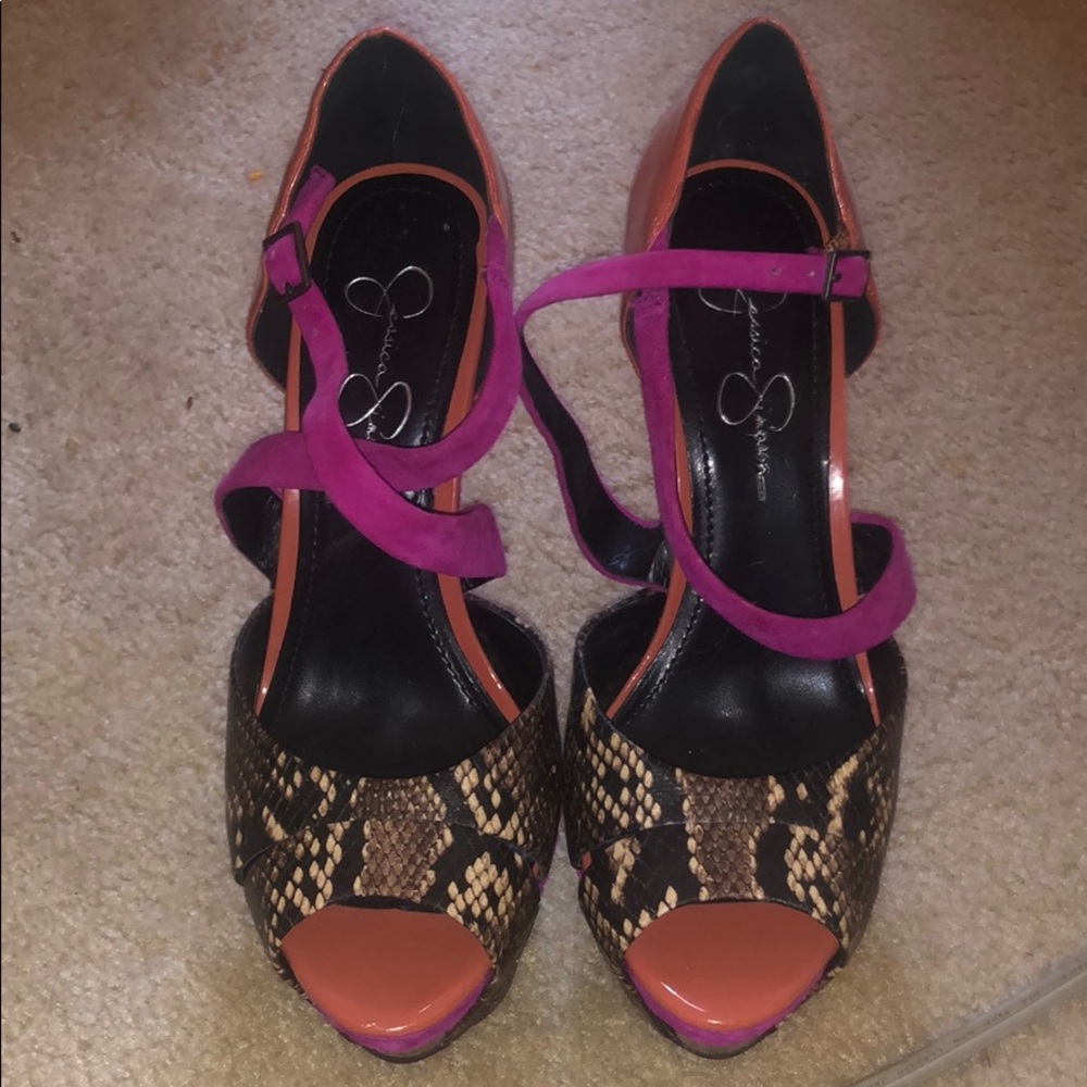 Jessica Simpson pumps